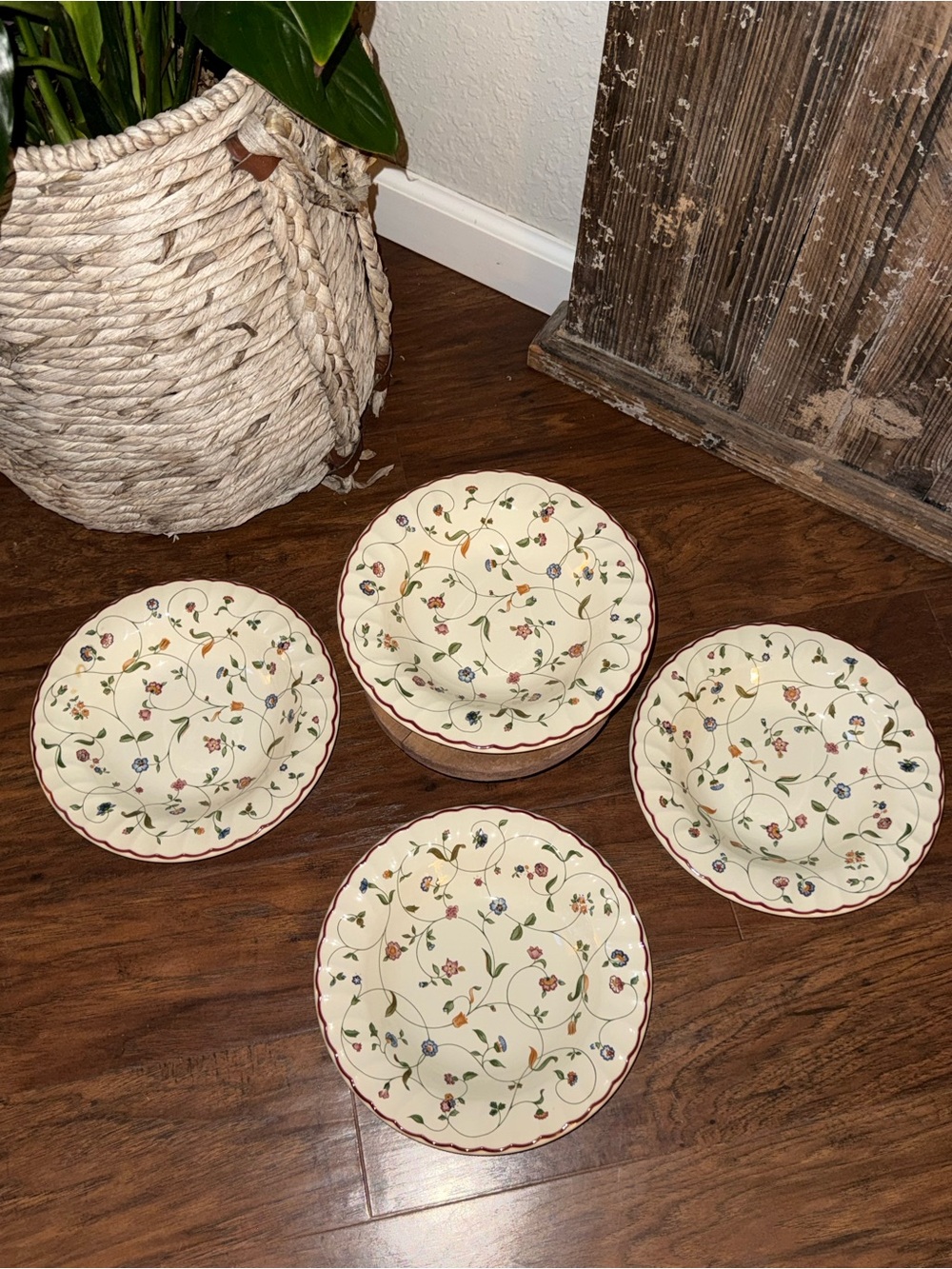 Staffordshire Oakwood Large Rim Soup Bowl Open Vegetable Bowl 9 1/8" Set of 4